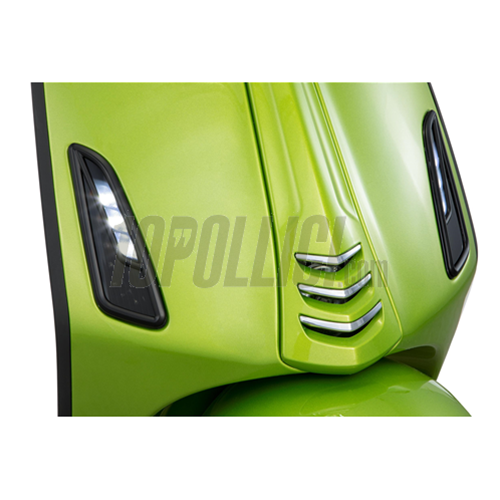 Griglie frecce anteriori per Vespa Primavera, Sprint 50-150ccm 2T/4T AC, plastica, nere opache, fissaggio adesivo