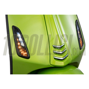 Griglie frecce anteriori per Vespa Primavera, Sprint 50-150ccm 2T/4T AC, plastica, nere opache, fissaggio adesivo