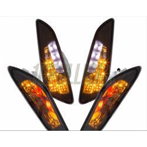 Kit frecce Vespa Primavera/Sprint 50ccm 2T/4T, fumè, a LED, con omologazione E4, con luce di circolazione diurna anteriore blu, posteriore rossa